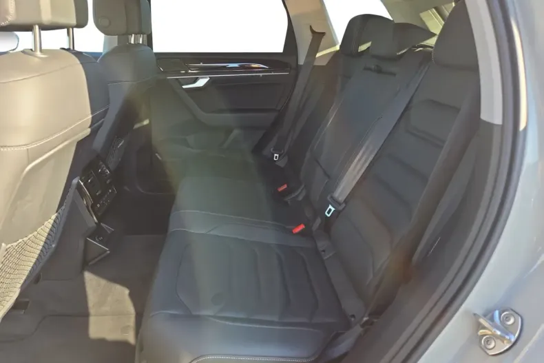 Volkswagen Touareg din 2024 cu 25.455 km - oferta VOL164111 - foto 10