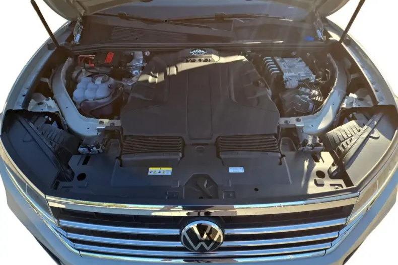 Volkswagen Touareg din 2024 cu 25.455 km - oferta VOL164111 - foto 12