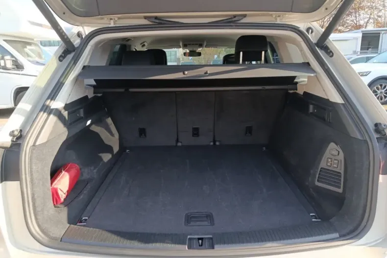 Volkswagen Touareg din 2025 cu 26.429 km - oferta VOL164112 - foto 19