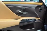 Lexus ES 300 din 2021 cu 55.000 km - oferta LEX164123 - foto 7