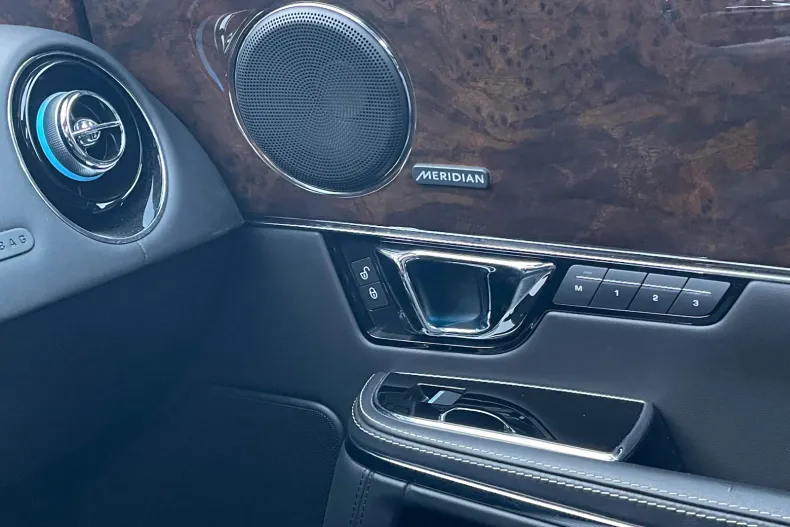 Jaguar XJ din 2019 cu 16.104 km - oferta JAG164128 - foto 14