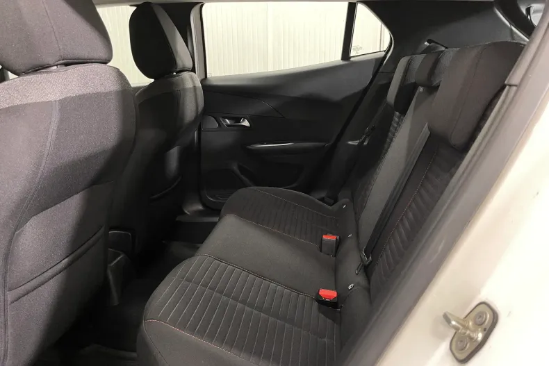 Peugeot 2008 din 2020 cu 67.888 km - oferta PEU164140 - foto 11