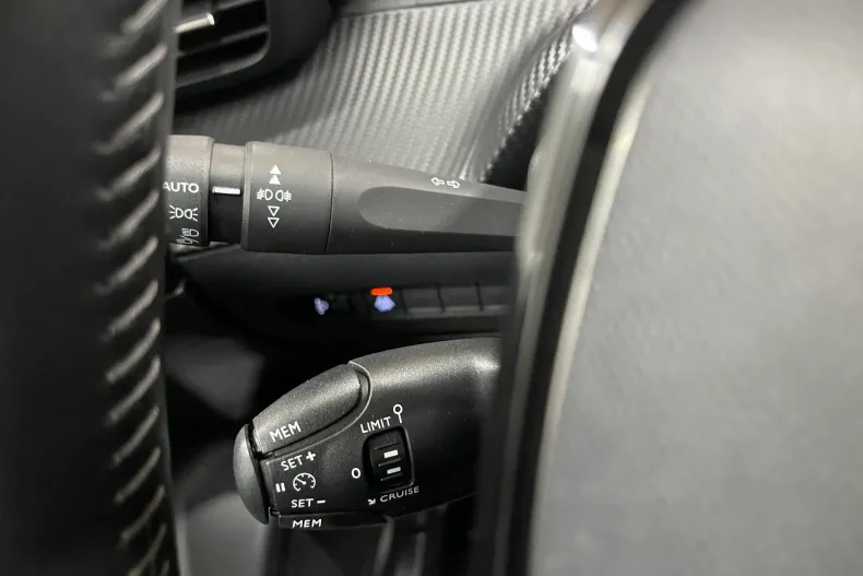 Peugeot 2008 din 2020 cu 67.888 km - oferta PEU164140 - foto 20