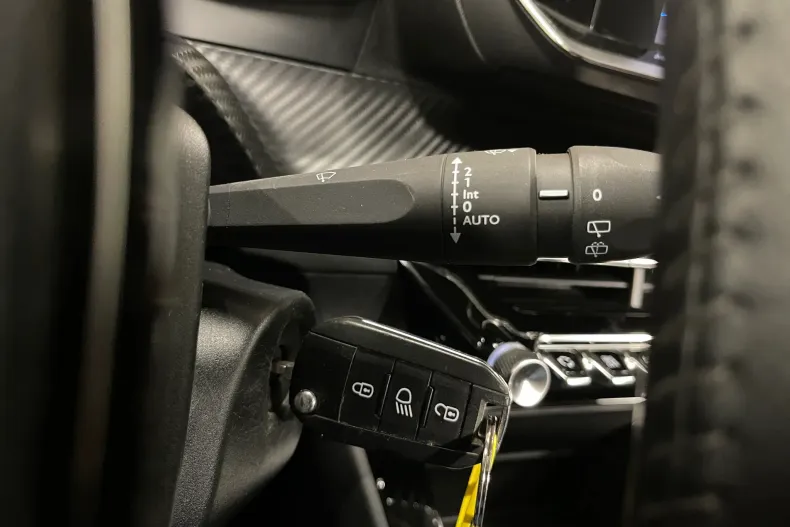 Peugeot 2008 din 2020 cu 67.888 km - oferta PEU164140 - foto 21