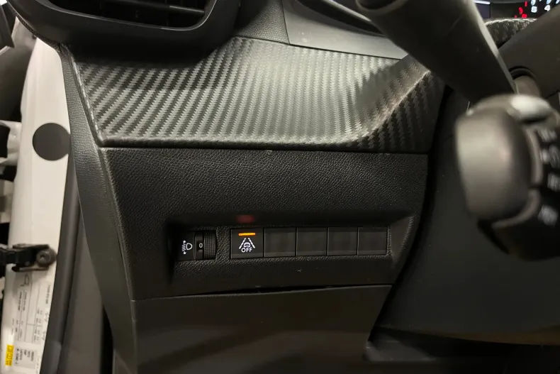 Peugeot 2008 din 2020 cu 67.888 km - oferta PEU164140 - foto 23