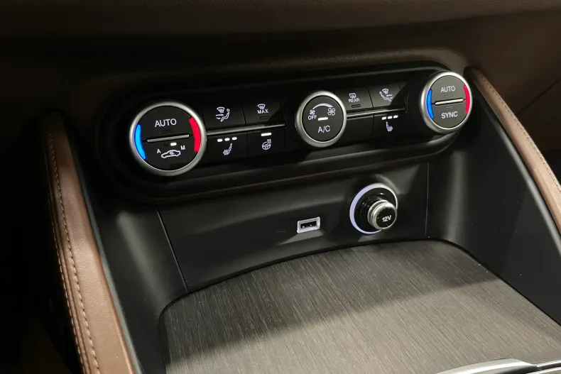 Alfa Romeo Stelvio din 2021 cu 118.101 km - oferta ALF164141 - foto 25