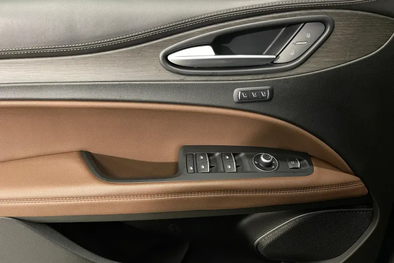 Alfa Romeo Stelvio din 2021 cu 118.101 km - oferta ALF164141 - foto 31