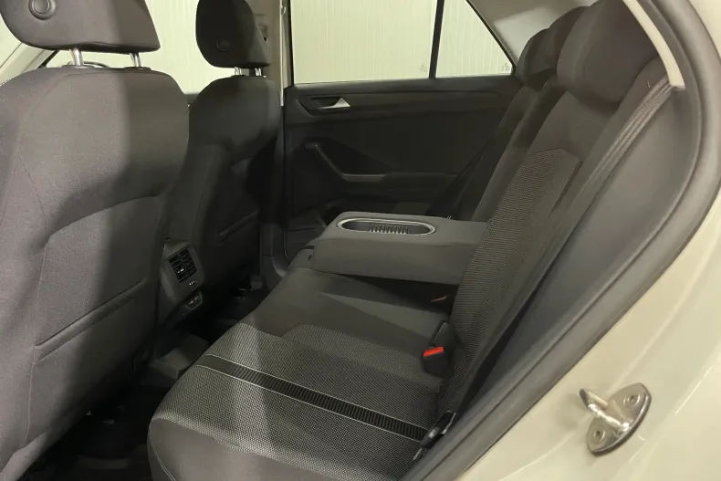 Volkswagen T-Roc din 2022 cu 63.427 km - oferta VOL164142 - foto 11