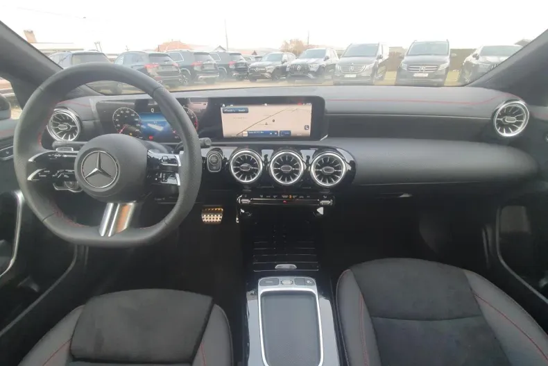 Mercedes-Benz CLA din 2024 cu 28.395 km - oferta MER164145 - foto 9