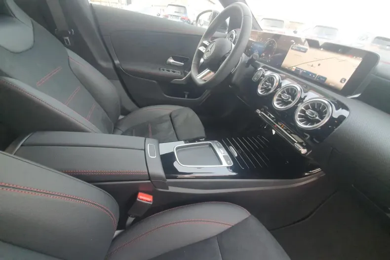 Mercedes-Benz CLA din 2024 cu 28.395 km - oferta MER164145 - foto 10