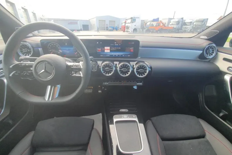 Mercedes-Benz CLA din 2024 cu 37.396 km - oferta MER164146 - foto 11