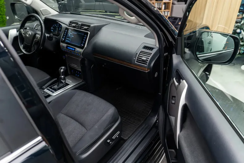 Toyota Land Cruiser din 2022 cu 116.653 km - oferta TOY164162 - foto 8