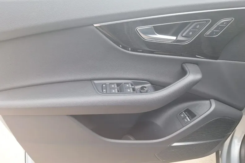 Audi Q8 din 2024 cu 2.839 km - oferta AUD164167 - foto 6