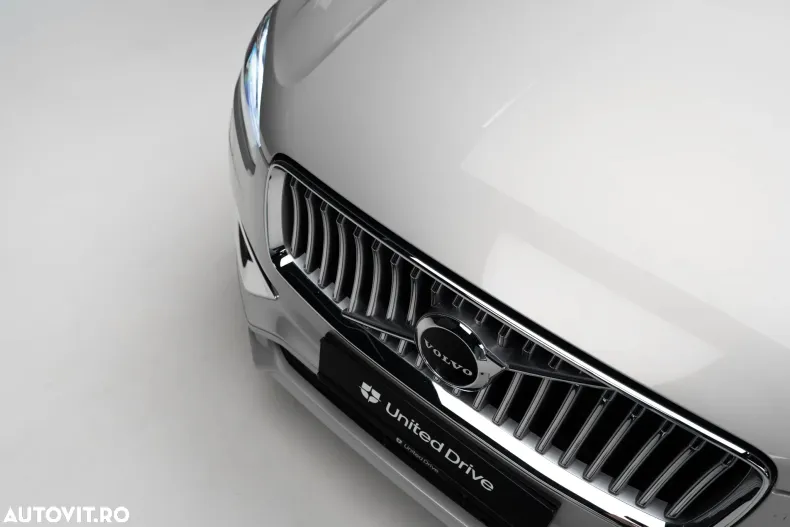 Volvo XC90 din 2021 cu 50.788 km - oferta VOL164172 - foto 9