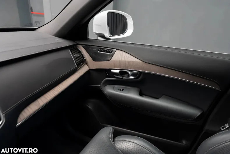 Volvo XC90 din 2021 cu 50.788 km - oferta VOL164172 - foto 26