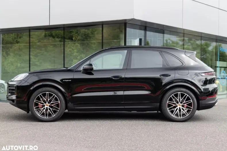 Porsche Cayenne din 2024 cu 25.584 km - oferta POR164185 - foto 3