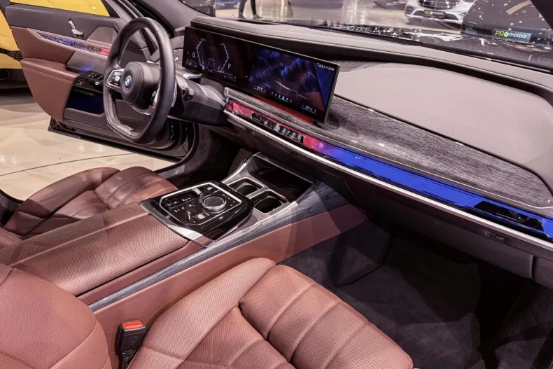 BMW Seria 7 din 2023 cu 36.784 km - oferta BMW164187 - foto 14