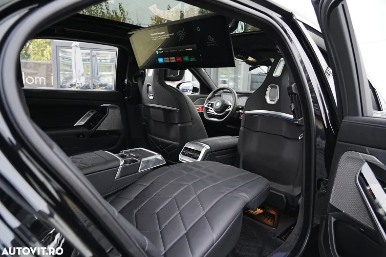 BMW Seria 7 din 2024 cu 5.651 km - oferta BMW164196 - foto 24