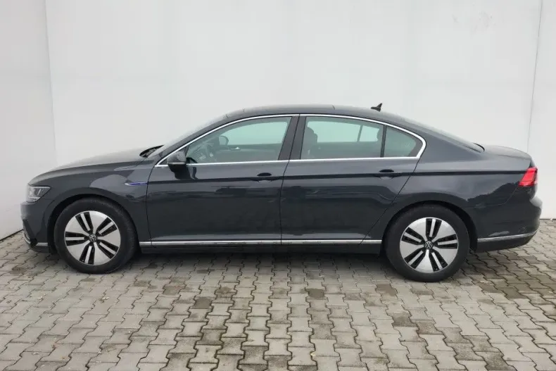 Volkswagen Passat din 2020 cu 45.625 km - oferta VOL164248 - foto 3