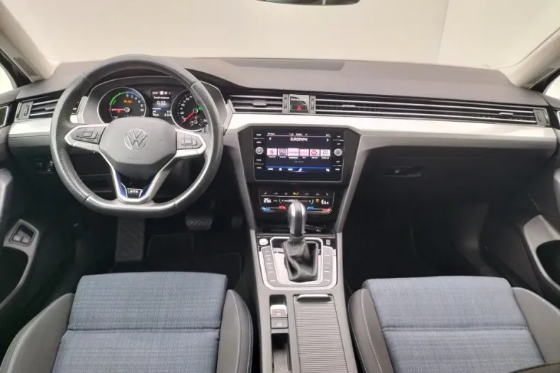 Volkswagen Passat din 2020 cu 45.625 km - oferta VOL164248 - foto 9