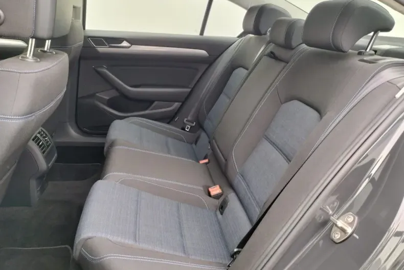 Volkswagen Passat din 2020 cu 45.625 km - oferta VOL164248 - foto 13