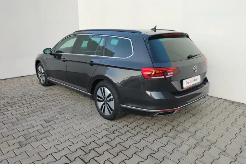 Volkswagen Passat din 2021 cu 88.370 km - oferta VOL164249 - foto 2