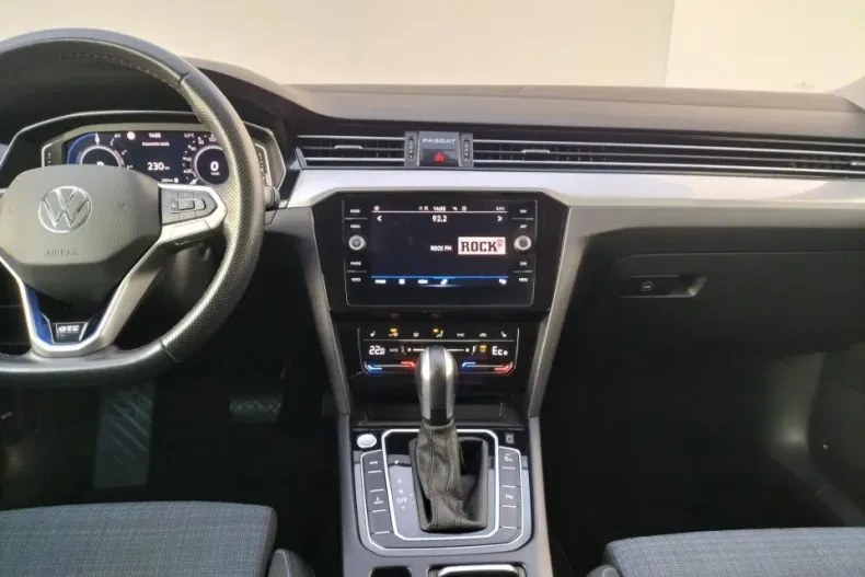 Volkswagen Passat din 2021 cu 88.370 km - oferta VOL164249 - foto 9