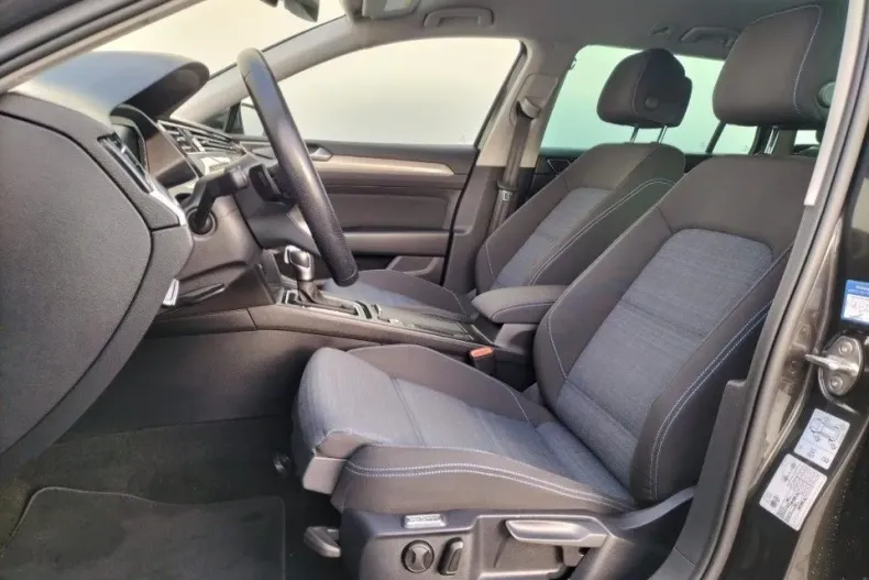 Volkswagen Passat din 2021 cu 88.370 km - oferta VOL164249 - foto 13