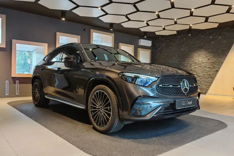Mercedes-Benz GLC Coupe din 2025 cu 4.500 km - oferta MER164253 - foto 3