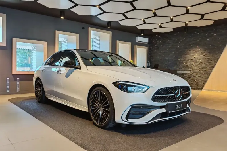 Mercedes-Benz C din 2025 cu 3.500 km - oferta MER164254 - foto 3