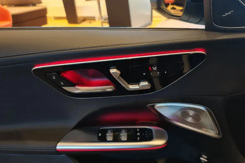 Mercedes-Benz C din 2025 cu 3.500 km - oferta MER164254 - foto 8