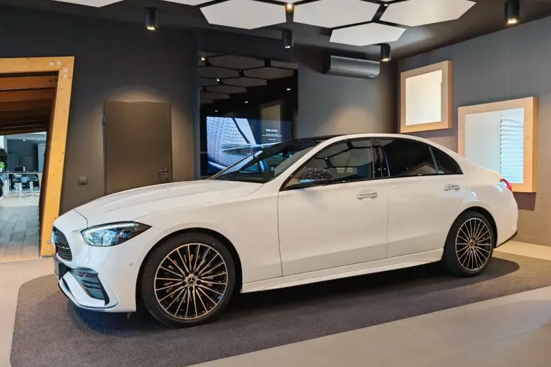 Mercedes-Benz C din 2025 cu 3.500 km - oferta MER164254 - foto 9