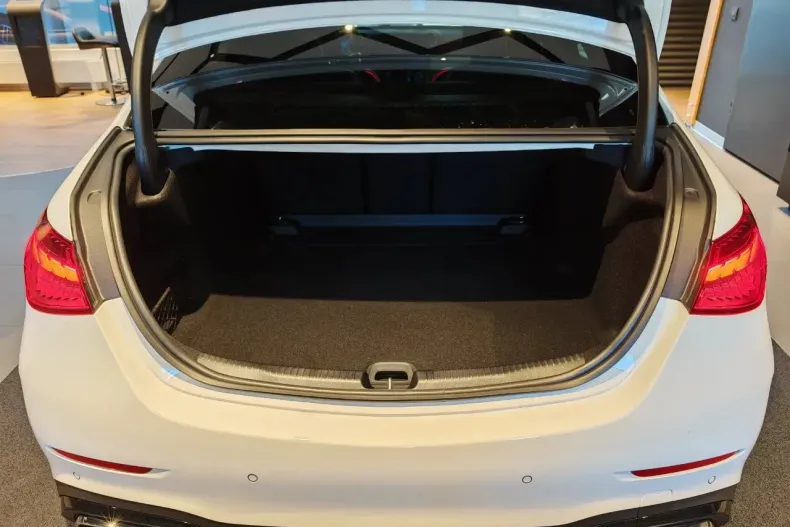 Mercedes-Benz C din 2025 cu 3.500 km - oferta MER164254 - foto 17