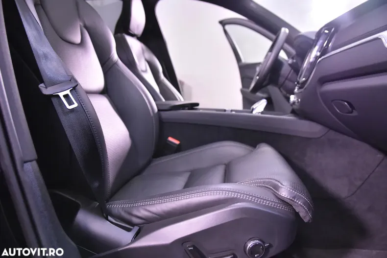 Volvo XC60 din 2024 cu 3.542 km - oferta VOL164269 - foto 11