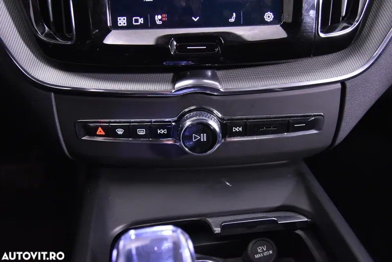Volvo XC60 din 2024 cu 3.542 km - oferta VOL164269 - foto 17