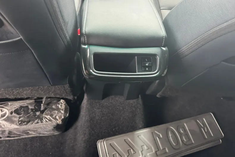 Toyota Hilux din 2024 cu 26.000 km - oferta TOY164282 - foto 19