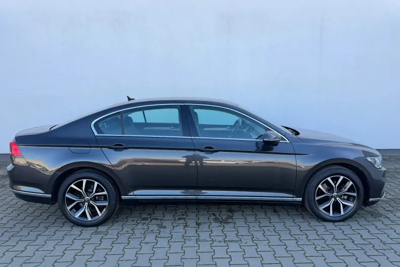 Volkswagen Passat din 2021 cu 40.500 km - oferta VOL164286 - foto 3