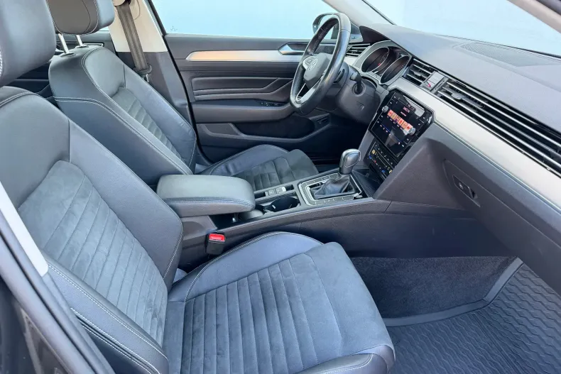 Volkswagen Passat din 2021 cu 40.500 km - oferta VOL164286 - foto 8