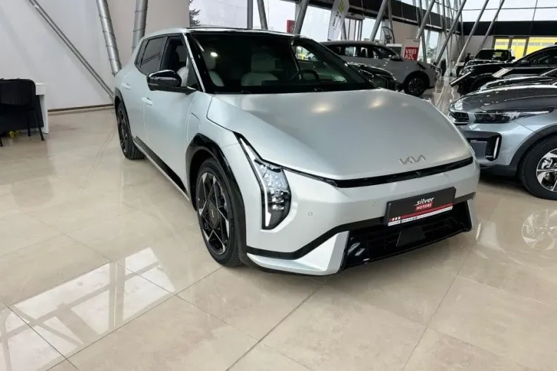 Kia EV4 din 2025 cu 5 km - oferta KIA164291 - foto 3