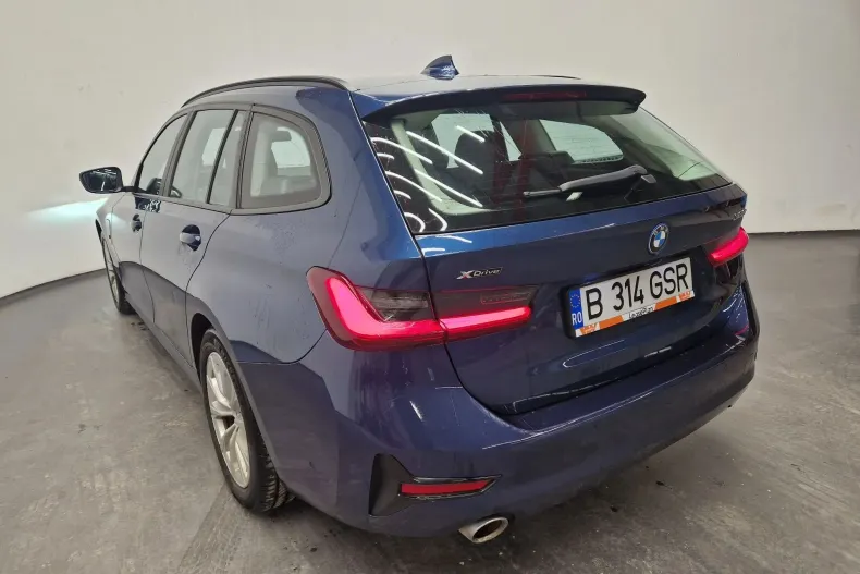 BMW Seria 3 din 2022 cu 61.595 km - oferta BMW164295 - foto 2
