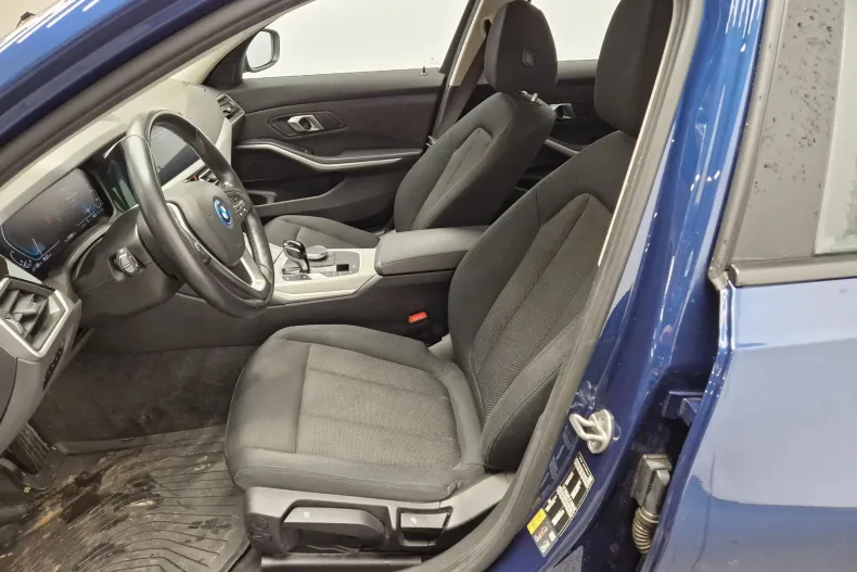 BMW Seria 3 din 2022 cu 61.595 km - oferta BMW164295 - foto 6