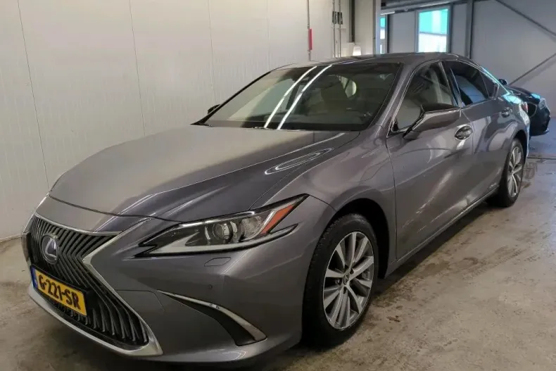 Lexus Seria ES din 2019 cu 137.694 km - oferta LEX164300 - foto 2