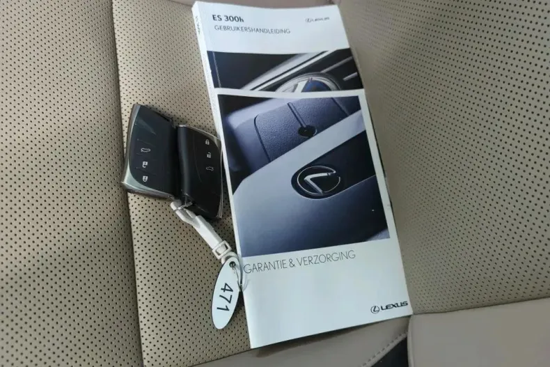 Lexus Seria ES din 2019 cu 137.694 km - oferta LEX164300 - foto 12