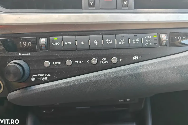 Lexus Seria ES din 2019 cu 137.694 km - oferta LEX164300 - foto 23