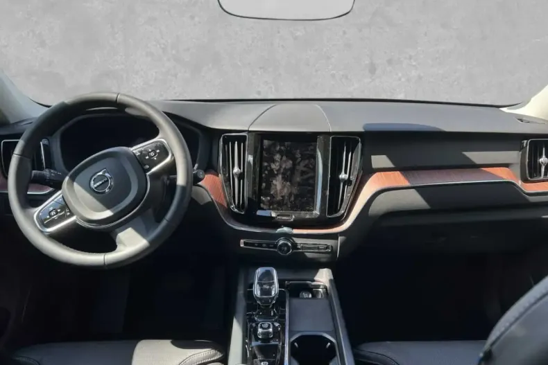 Volvo XC60 din 2024 cu 22.220 km - oferta VOL164318 - foto 4