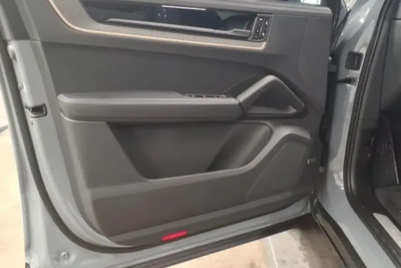 Porsche Cayenne din 2024 cu 14.900 km - oferta POR164334 - foto 8