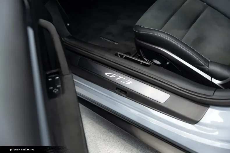 Porsche 911 din 2024 cu 2.000 km - oferta POR164335 - foto 6