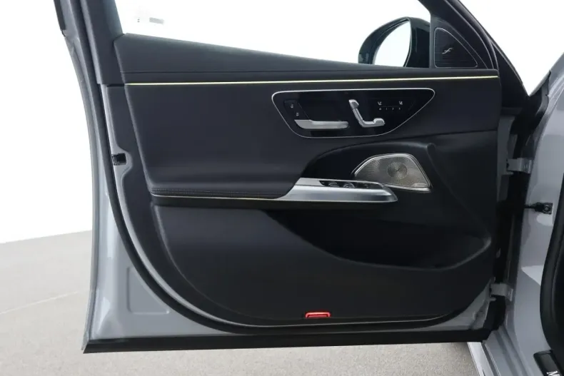 Mercedes-Benz E 400 din 2023 cu 31.000 km - oferta MER164336 - foto 11