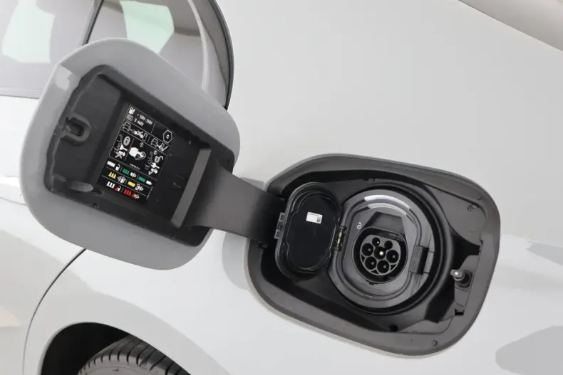 Mercedes-Benz E 400 din 2023 cu 31.000 km - oferta MER164336 - foto 20