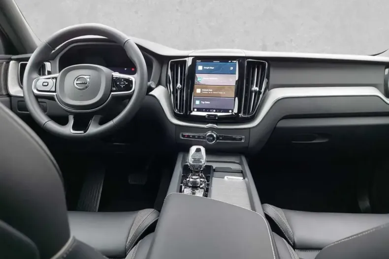 Volvo XC60 din 2024 cu 25.990 km - oferta VOL164341 - foto 4